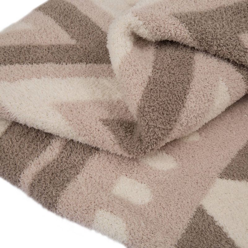 60" x 50" Knitted Polyester Geometric Pattern Feather Yarn Throw Blanket - Glitzhome
