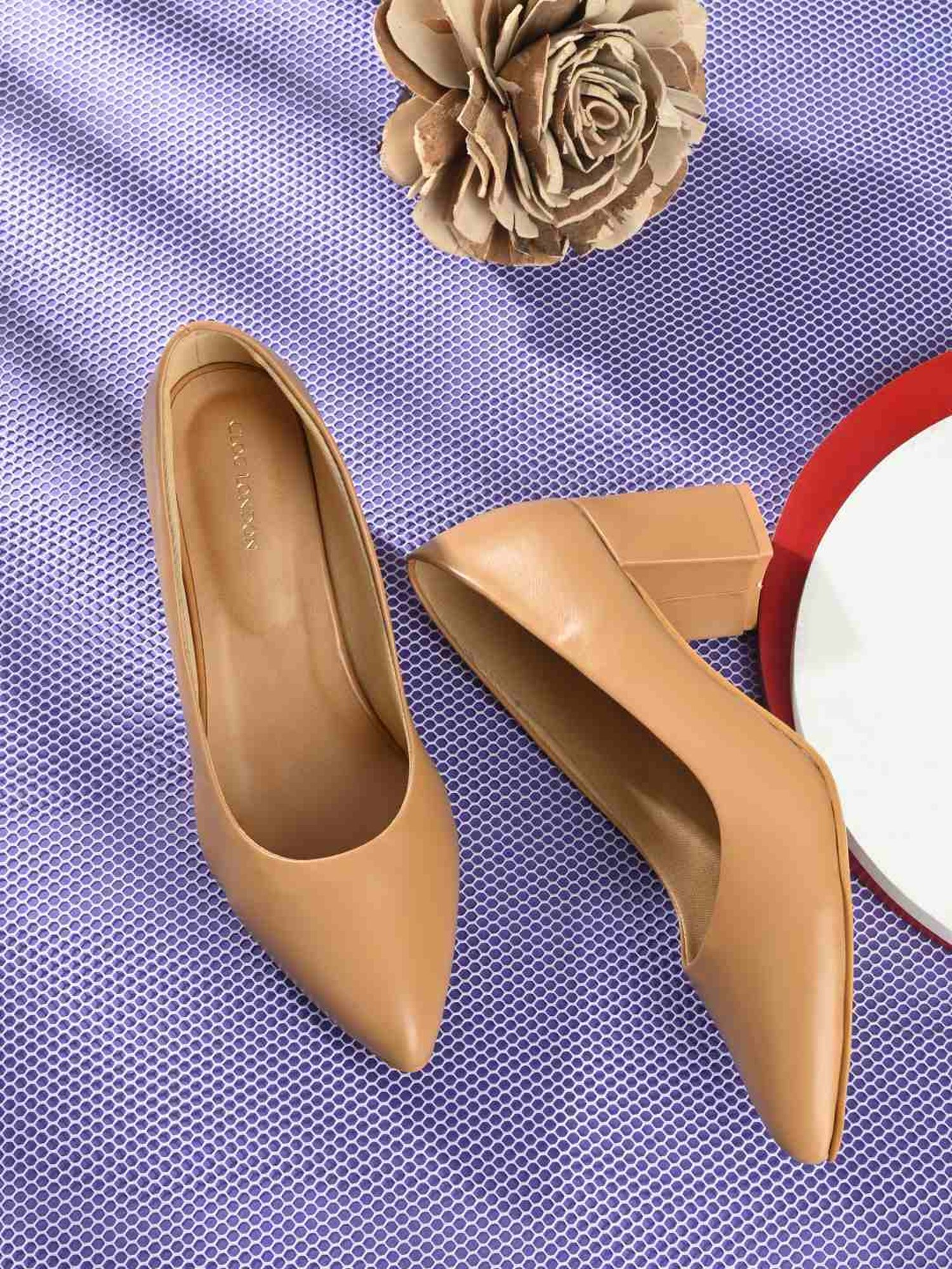 Clog London Women's Beige Casual Pumps