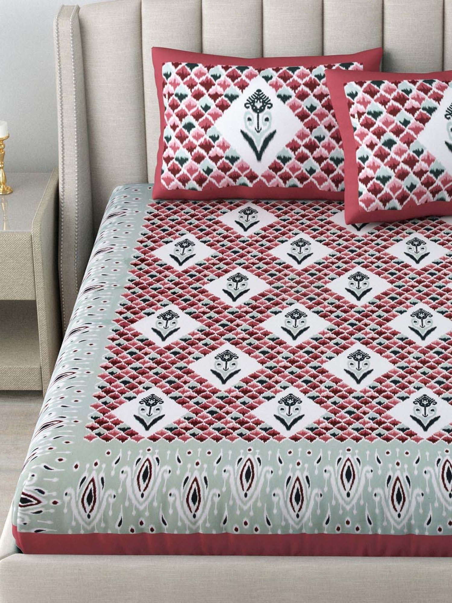 Living Roots Red & Green Cotton 200 TC Super King Bedsheet with 2 Pillow Covers