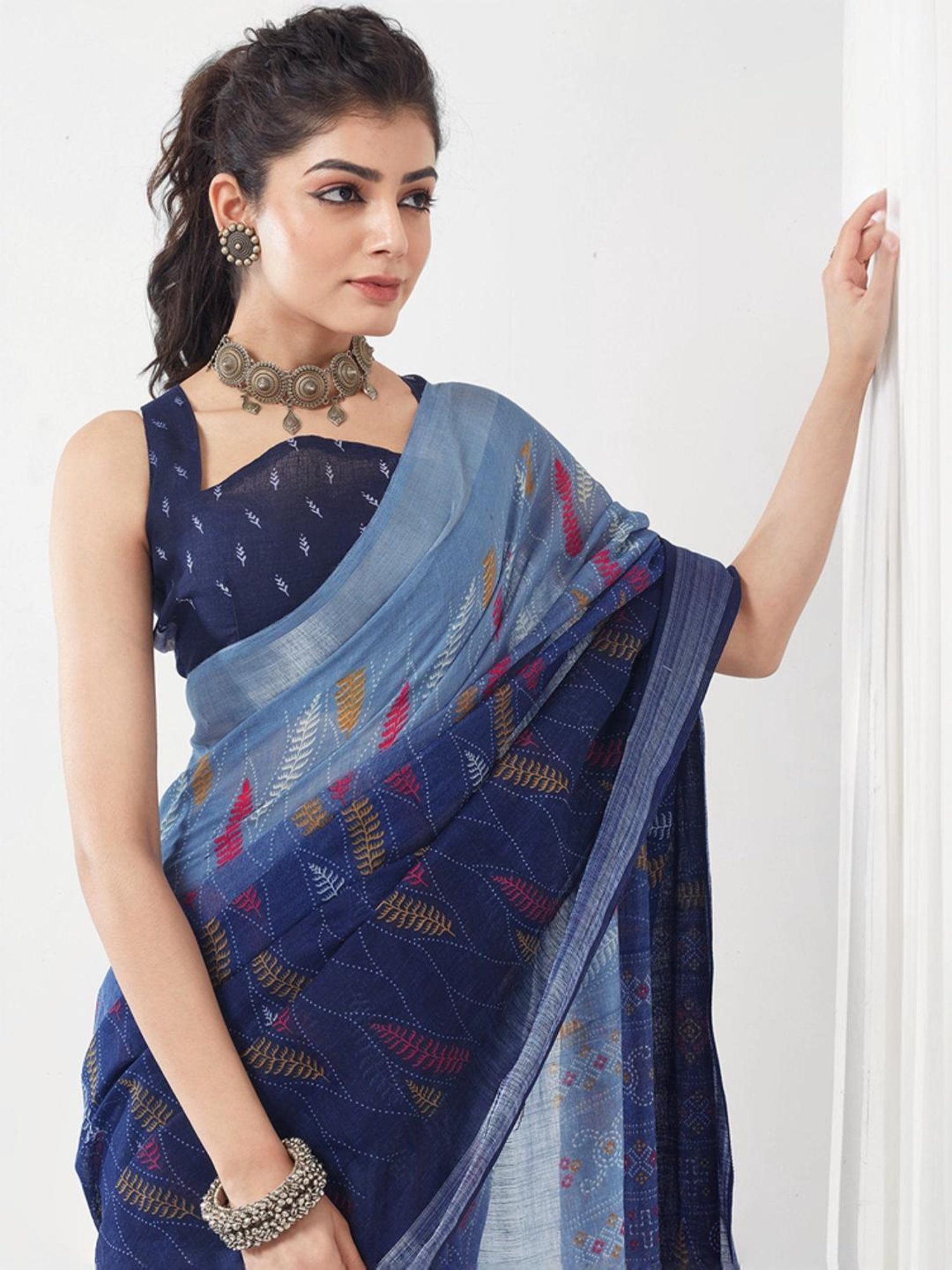 Satrani Navy Printed Saree With Unstitched Blouse