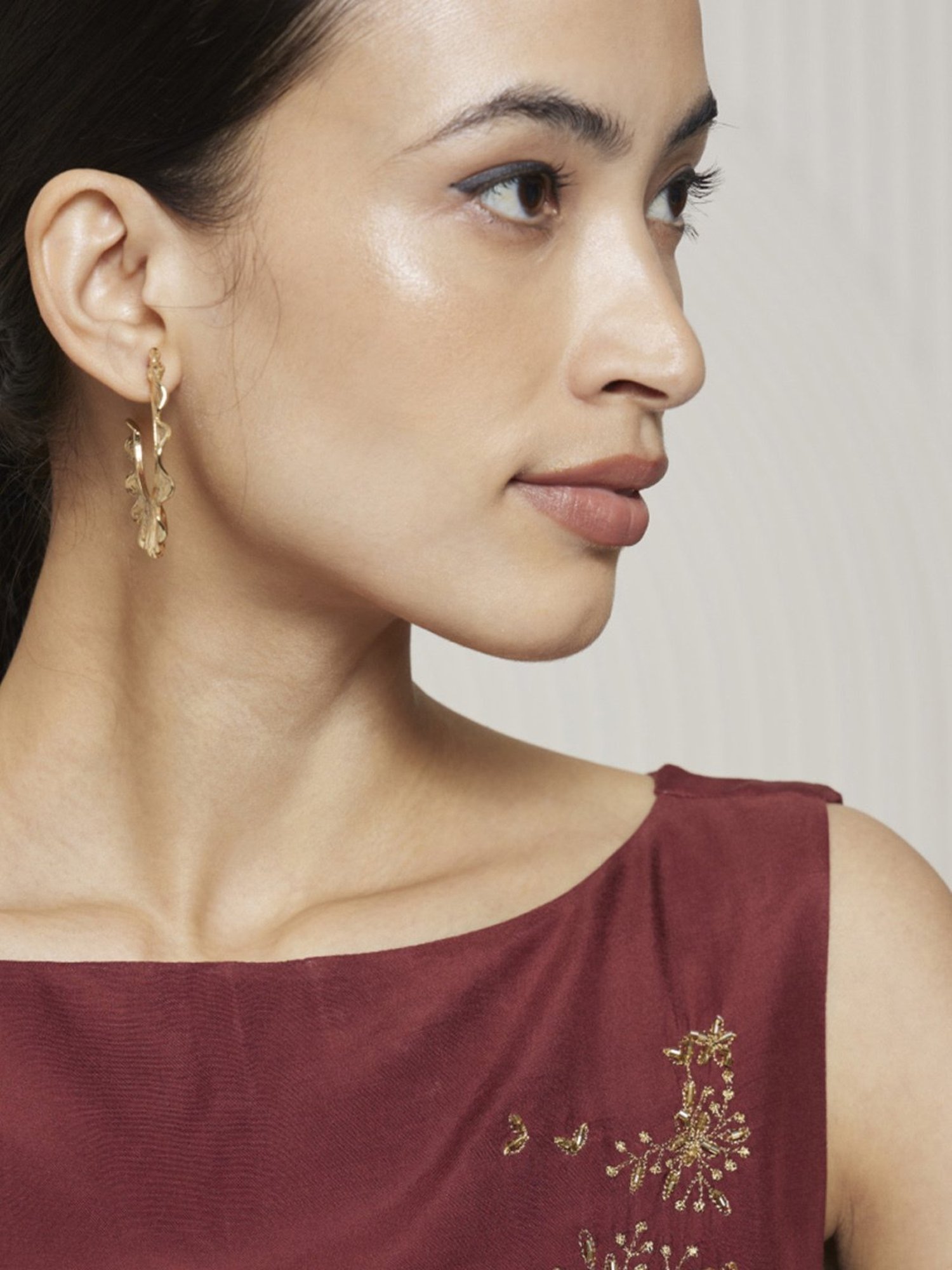 Artagai Tawny Port Romancing Aari Layered Shift Dress With Brooch Detail