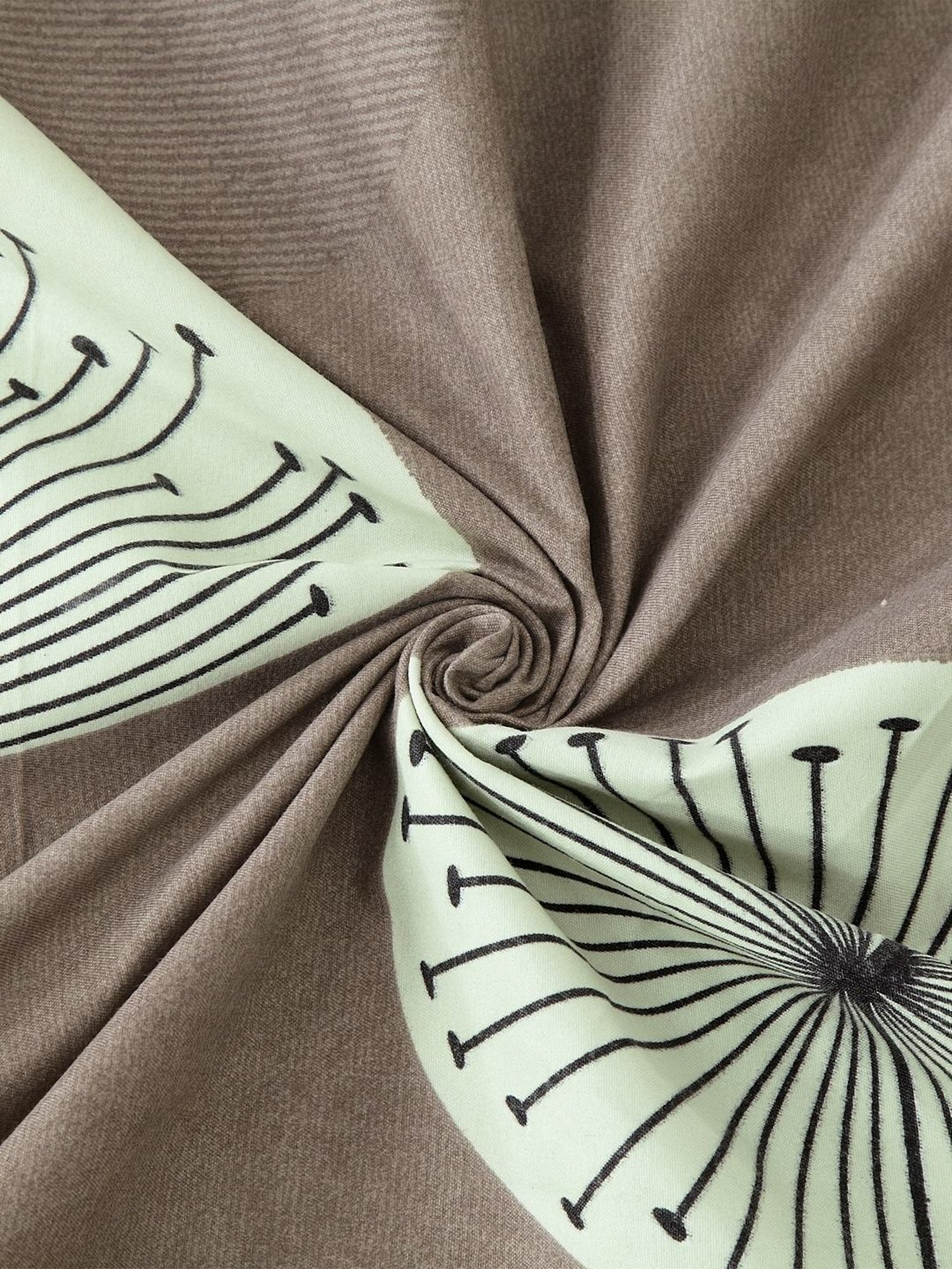 Klotthe Floral Brown 210 TC Cotton Blend King Bed Sheet with 2 Pillow Covers