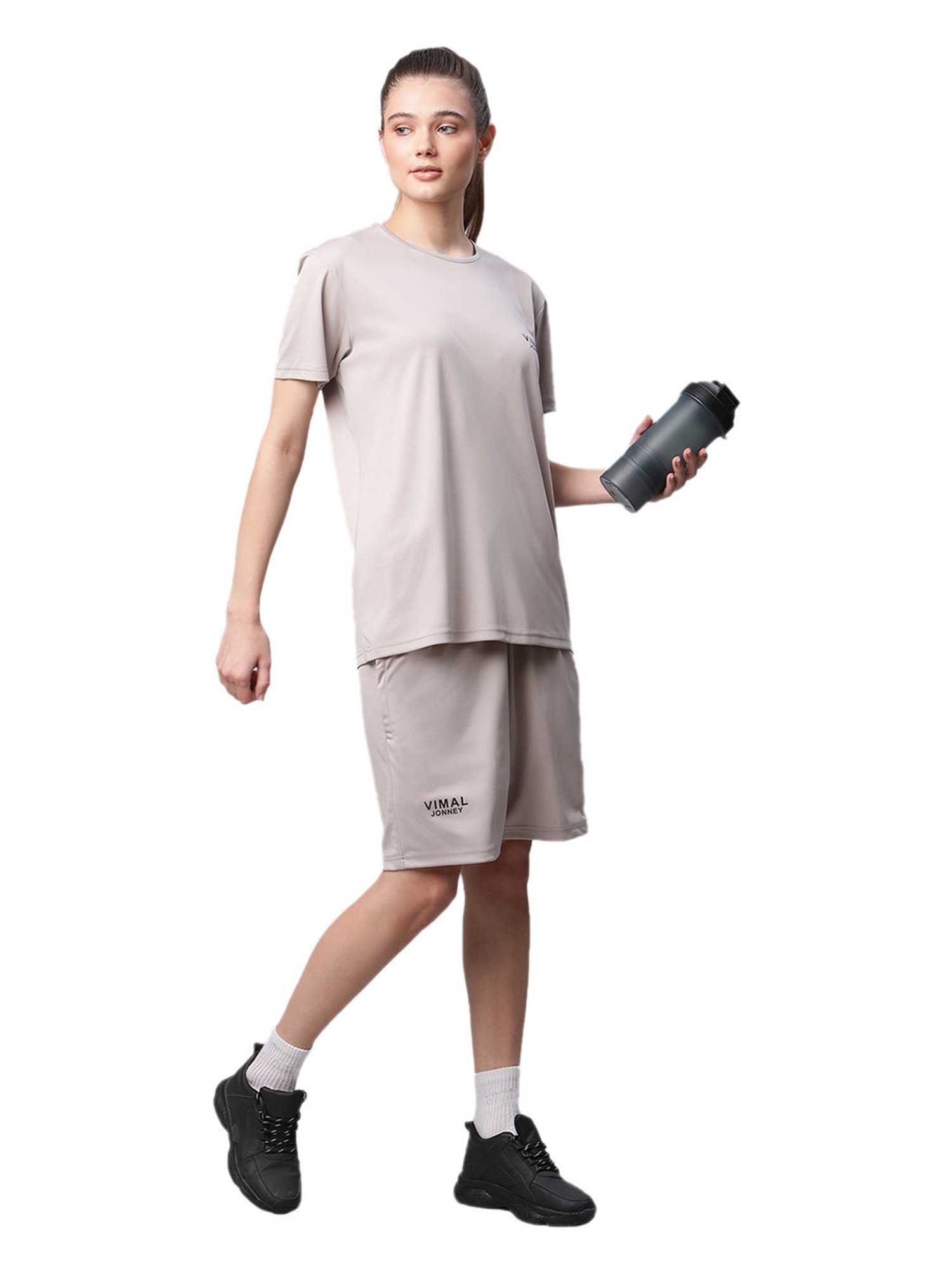 Vimal Jonney Light Grey Regular Fit T-Shirt With Shorts