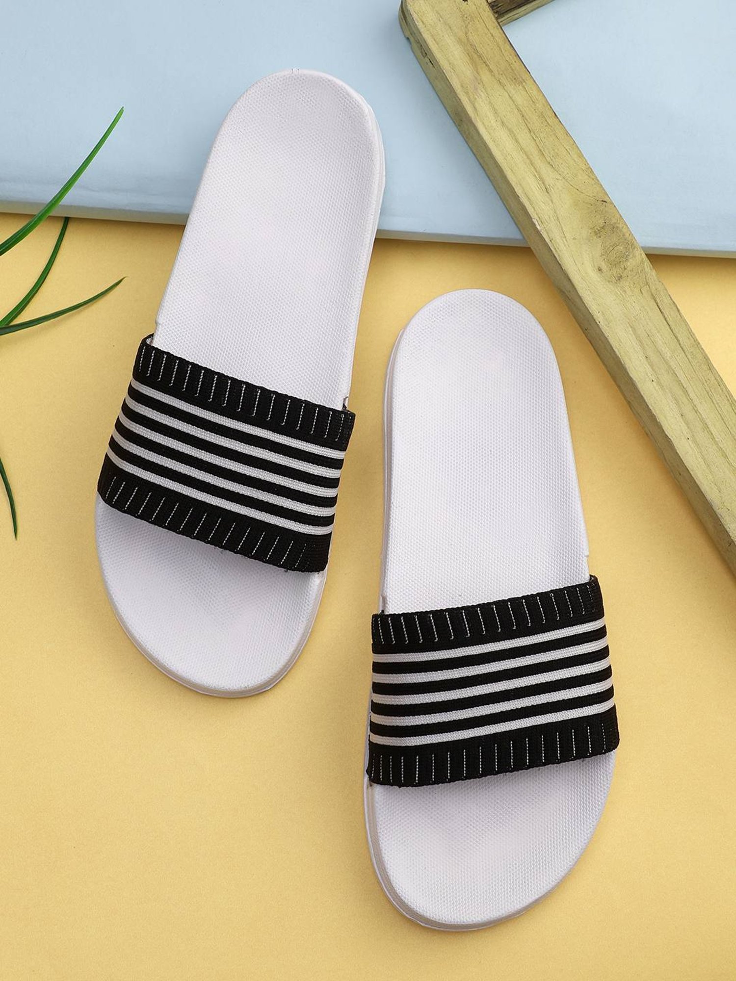 Pampy Angel Men's White Casual Slides
