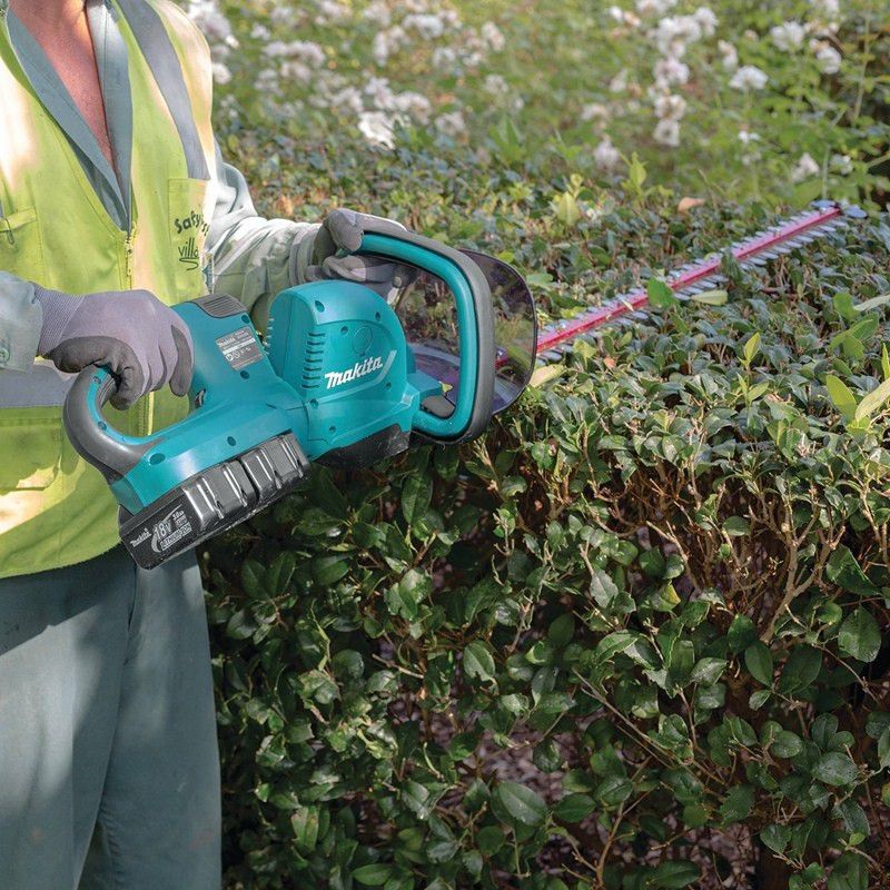 Makita XHU04Z 18V X2 LXT Cordless Lithium-Ion (36V) Hedge Trimmer (Tool Only)