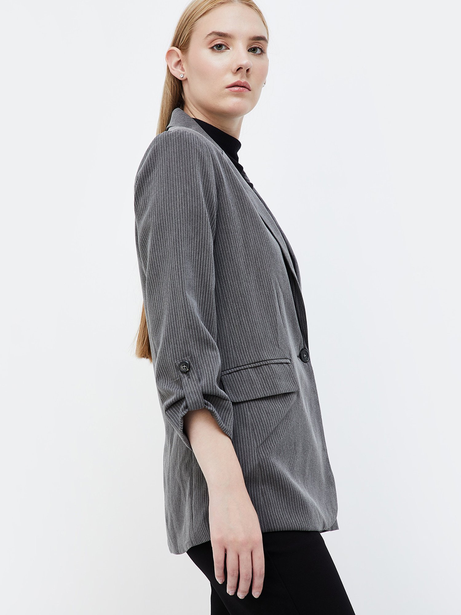 Akkriti by Pantaloons Off-White Self Pattern Shrug