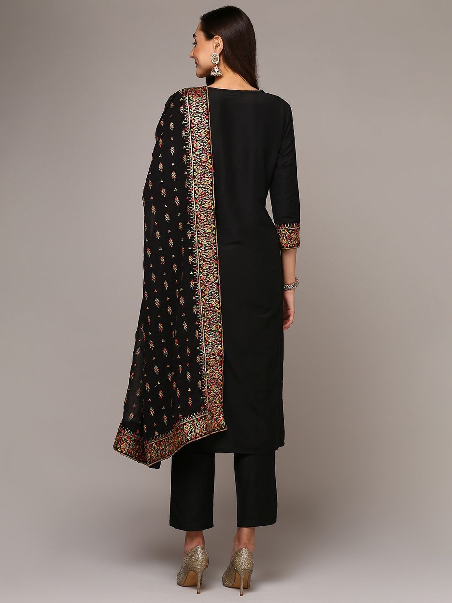 Vaamsi Black Embroidered Kurta Pant Set With Dupatta
