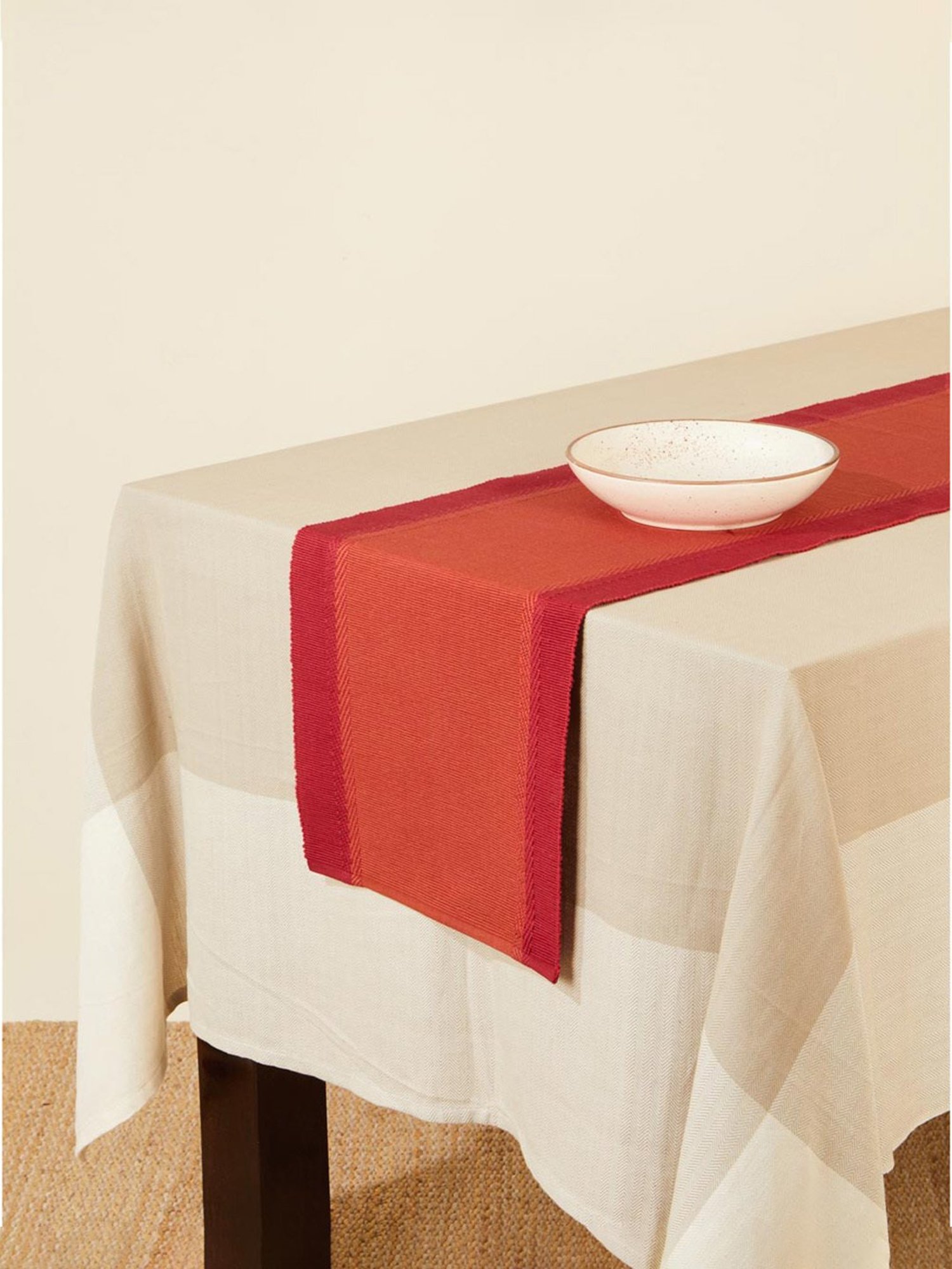 Juvale Placemats with Table Runner (Gold Foil, 6 Pieces)