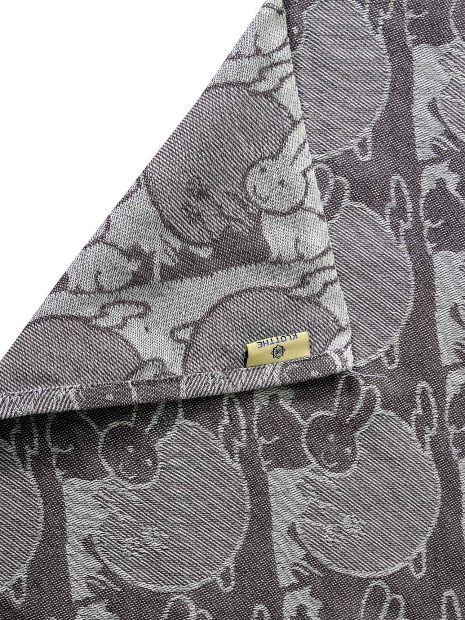 DDECOR Live beautiful Geometric Insignia Dove 210 TC Cotton Comforters - Set of 3