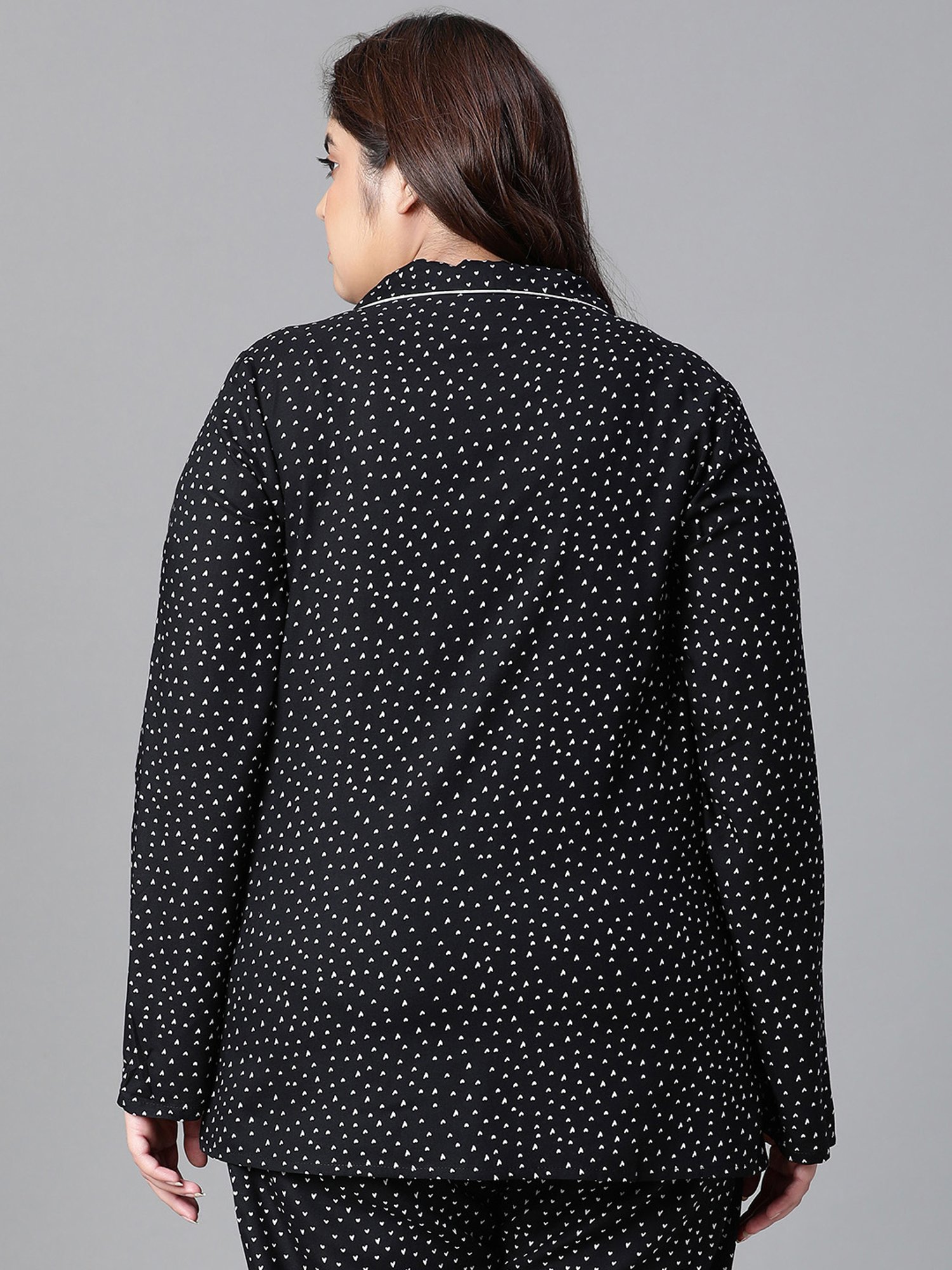 Oxolloxo Black & White Viscose Rayon Printed Night Shirt