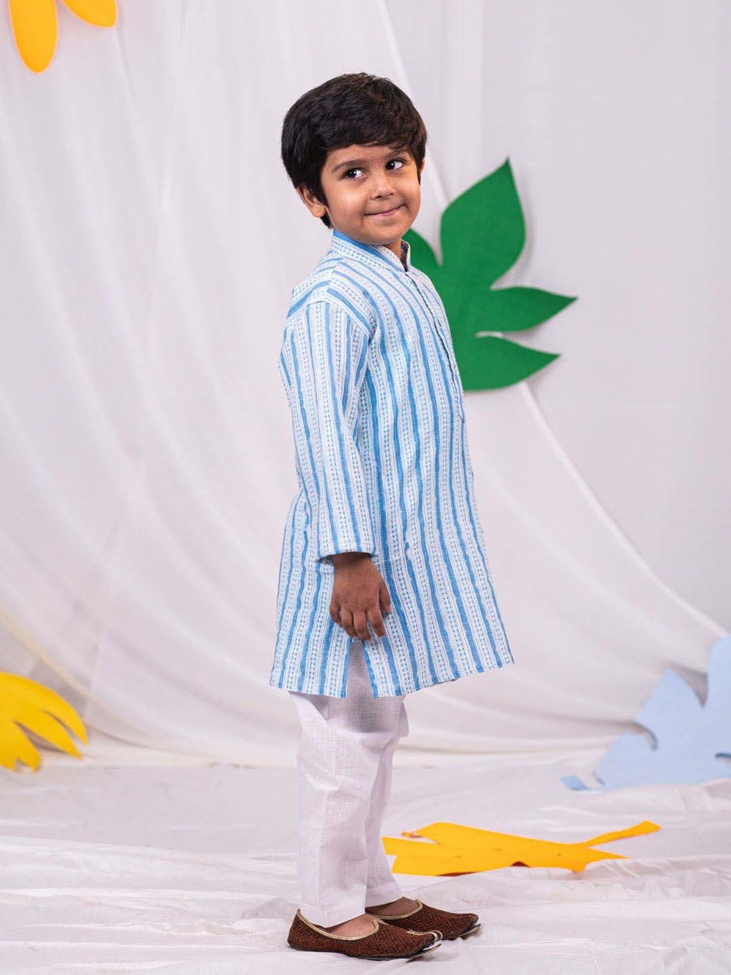 VASTRAMAY Boys Blue & White Cotton Printed Full Sleeves Kurta Sets