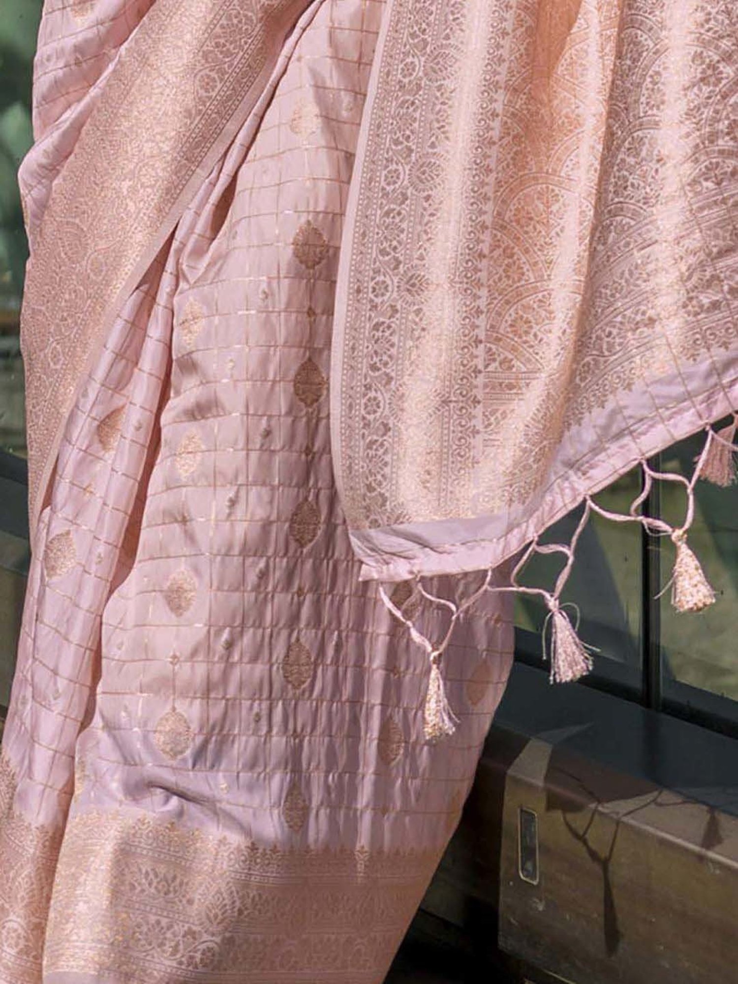 Elora Pink Silk Woven Saree With Unstitched Blouse