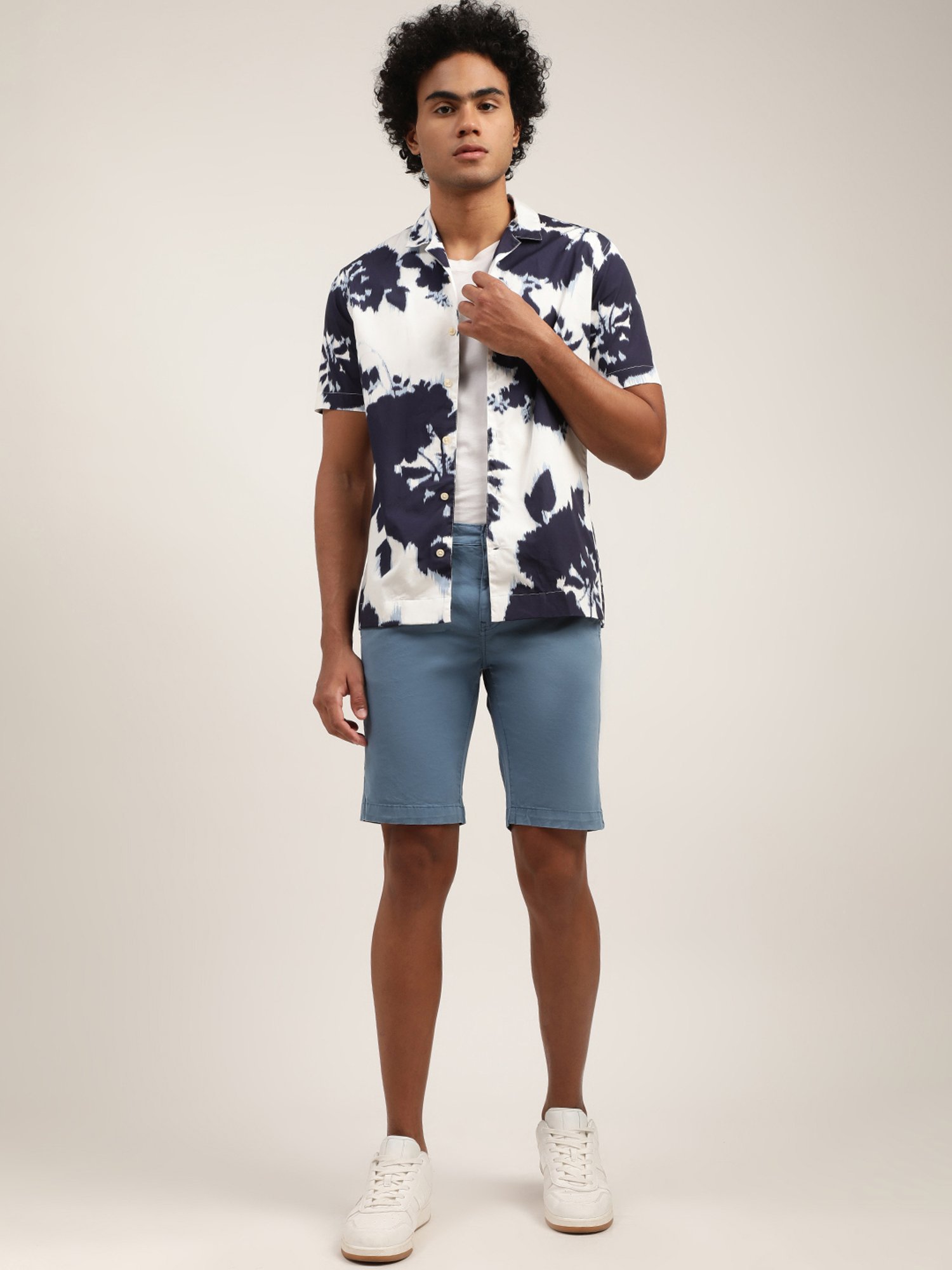 Lindbergh Blue Regular Fit Shorts