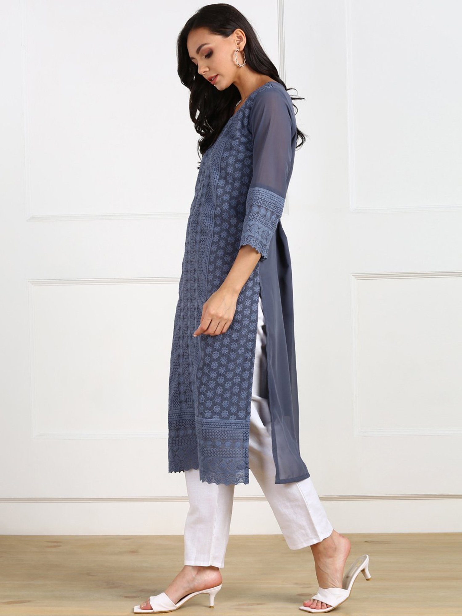 SWAGG INDIA Grey Embroidered Straight Kurta