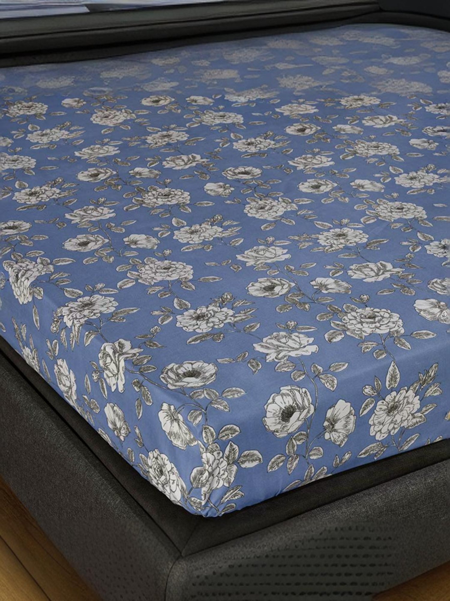 @Home Aurora Blue 130 GSM Polyester Double Bedsheet with 2 Pillow Covers