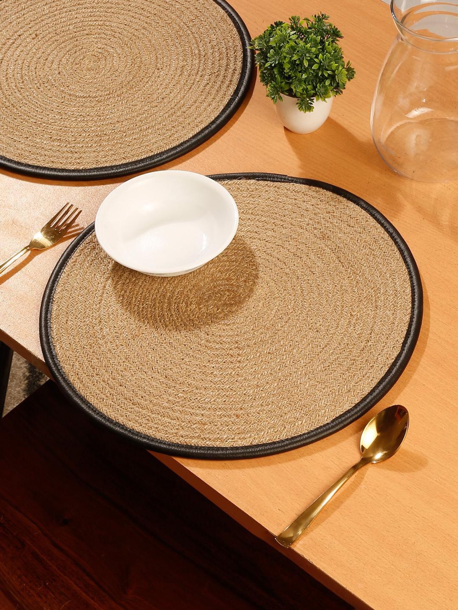 HOSTA HOMES Textured Beige & Black Jute Placemats (Set of 2)