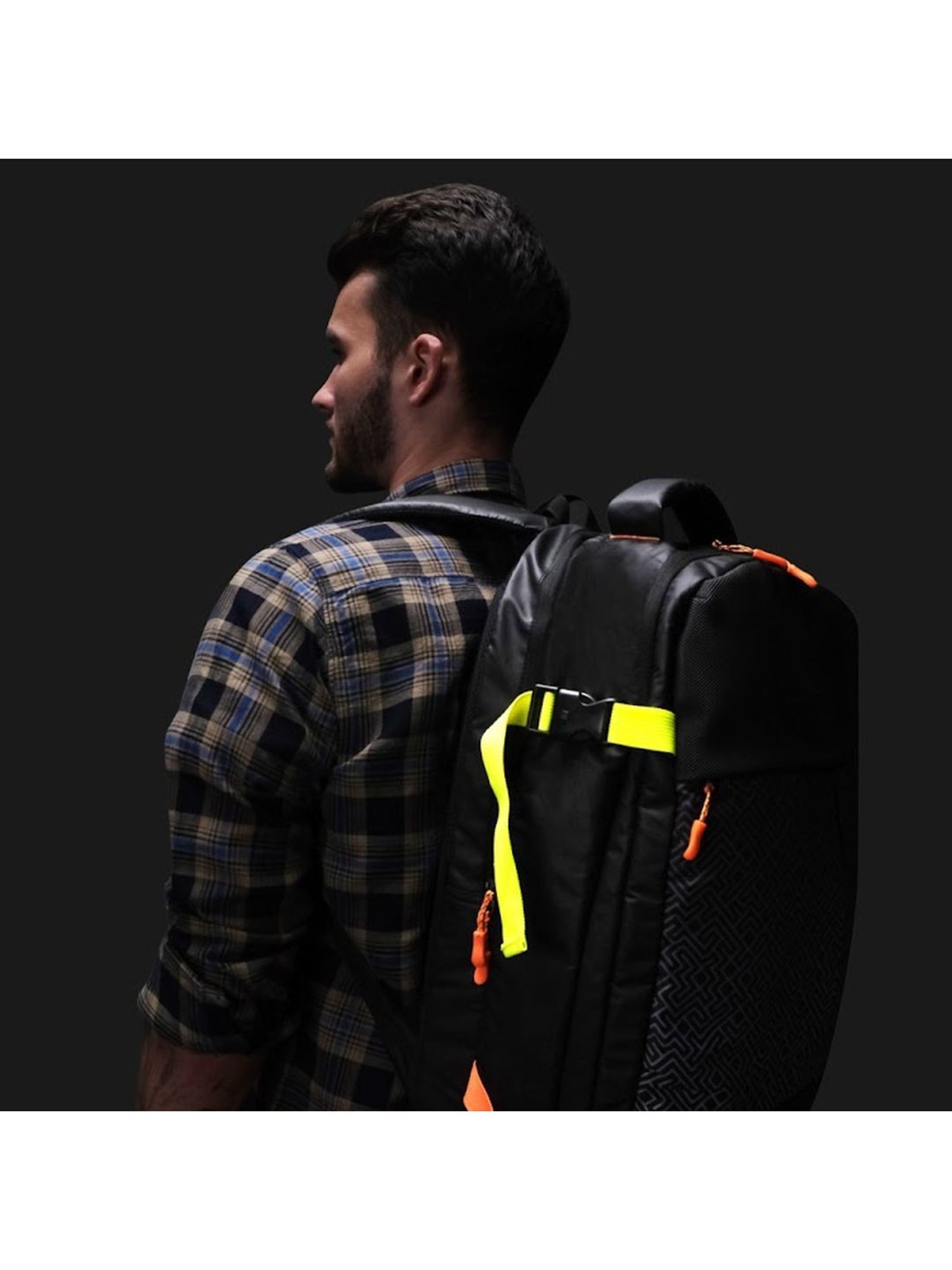 THE HOLISTIK Traverse 37 Ltrs Black Large Laptop Backpack