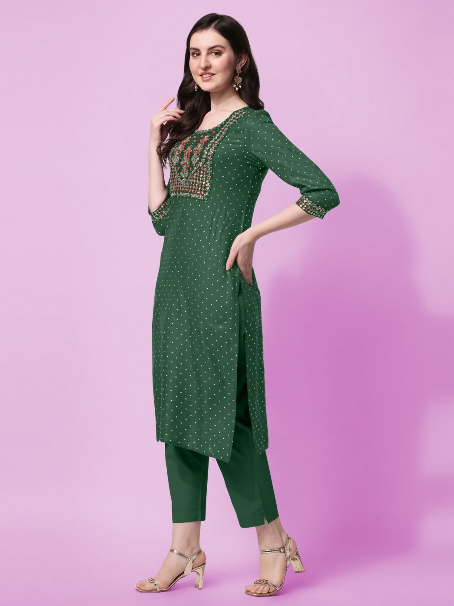MIRCHI FASHION Green Embellished Straight Kurta