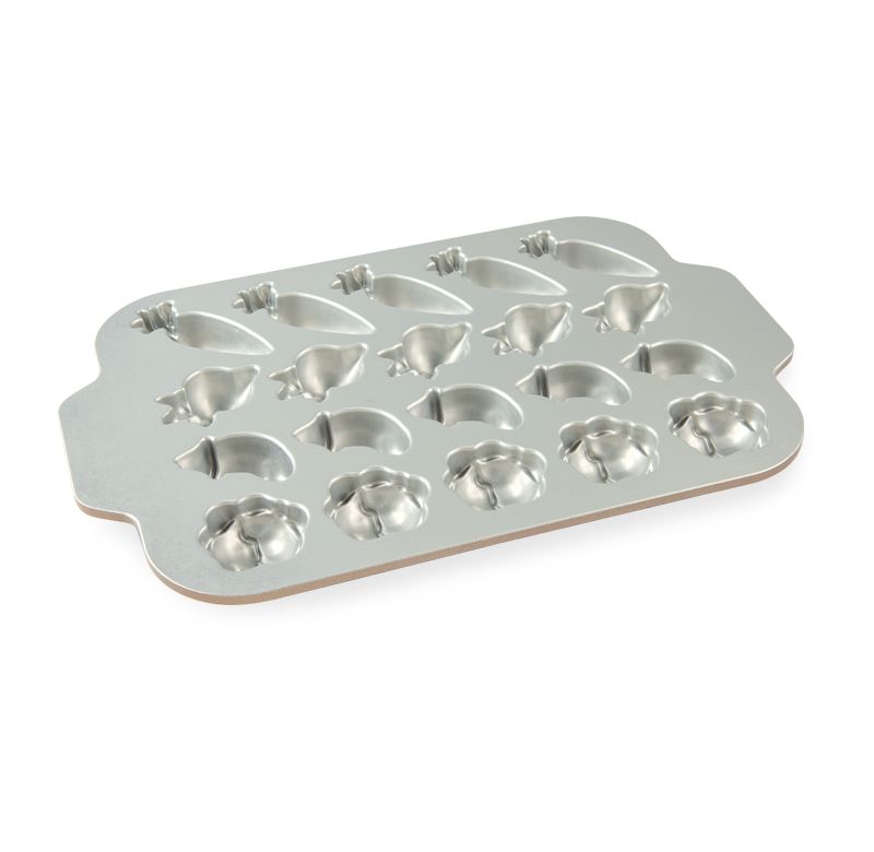 Nordic Ware Garden Patch Pan