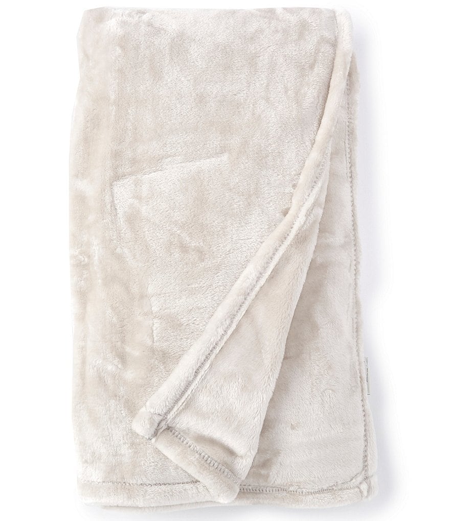 Noble Excellence Ava Plush Throw