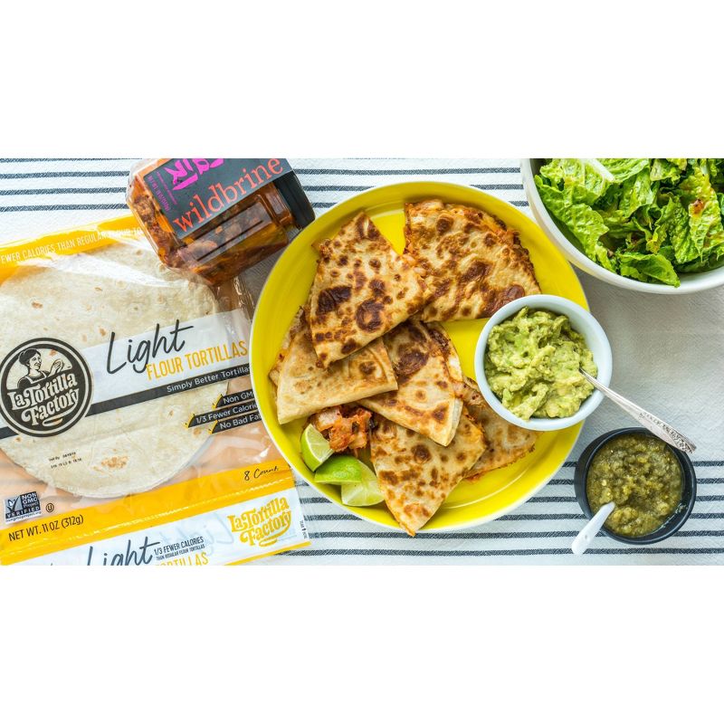 La Tortilla Factory Light Flour Tortillas - 11oz/8ct