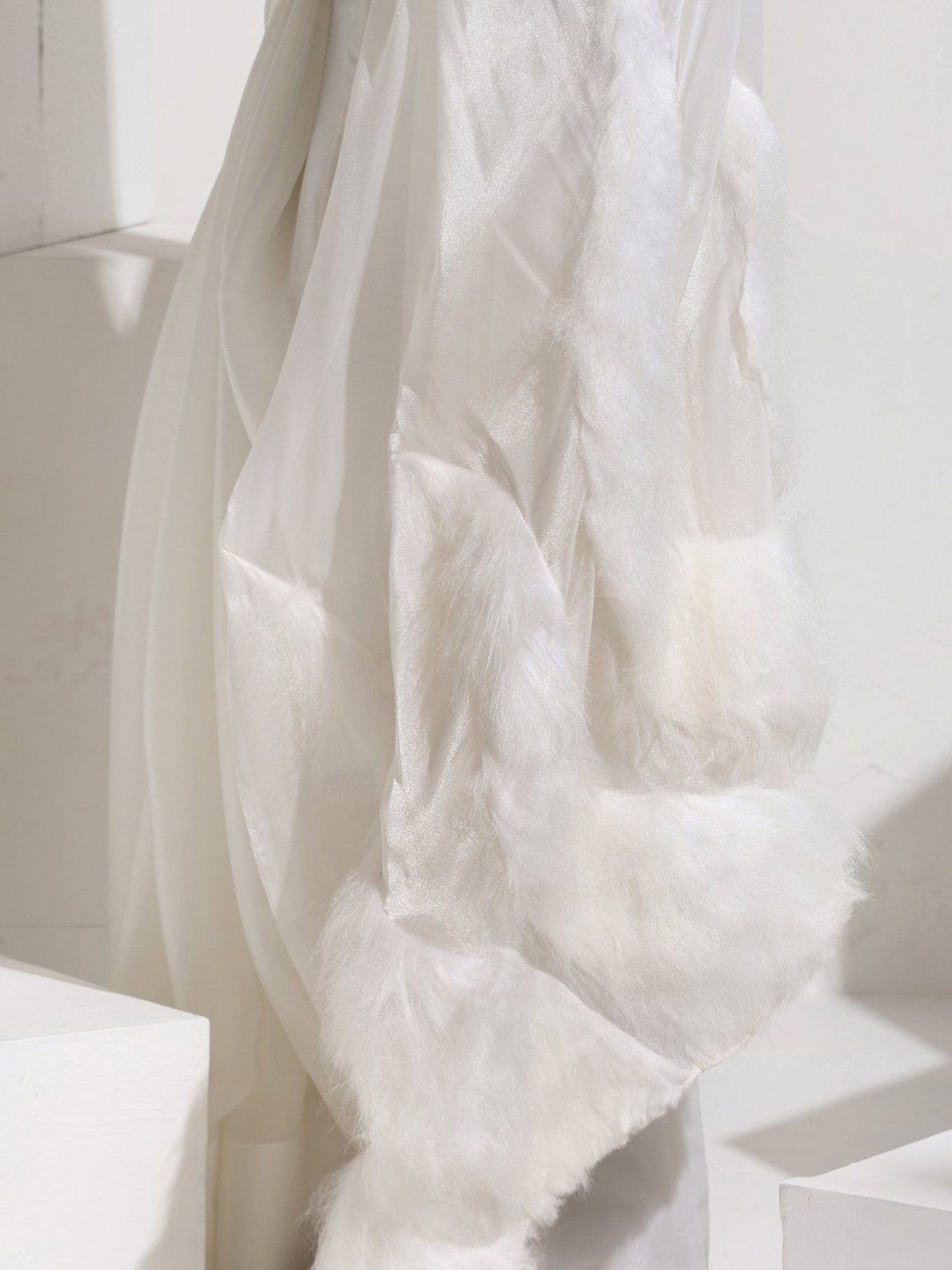 Swtantra White Plain Saree Without Blouse