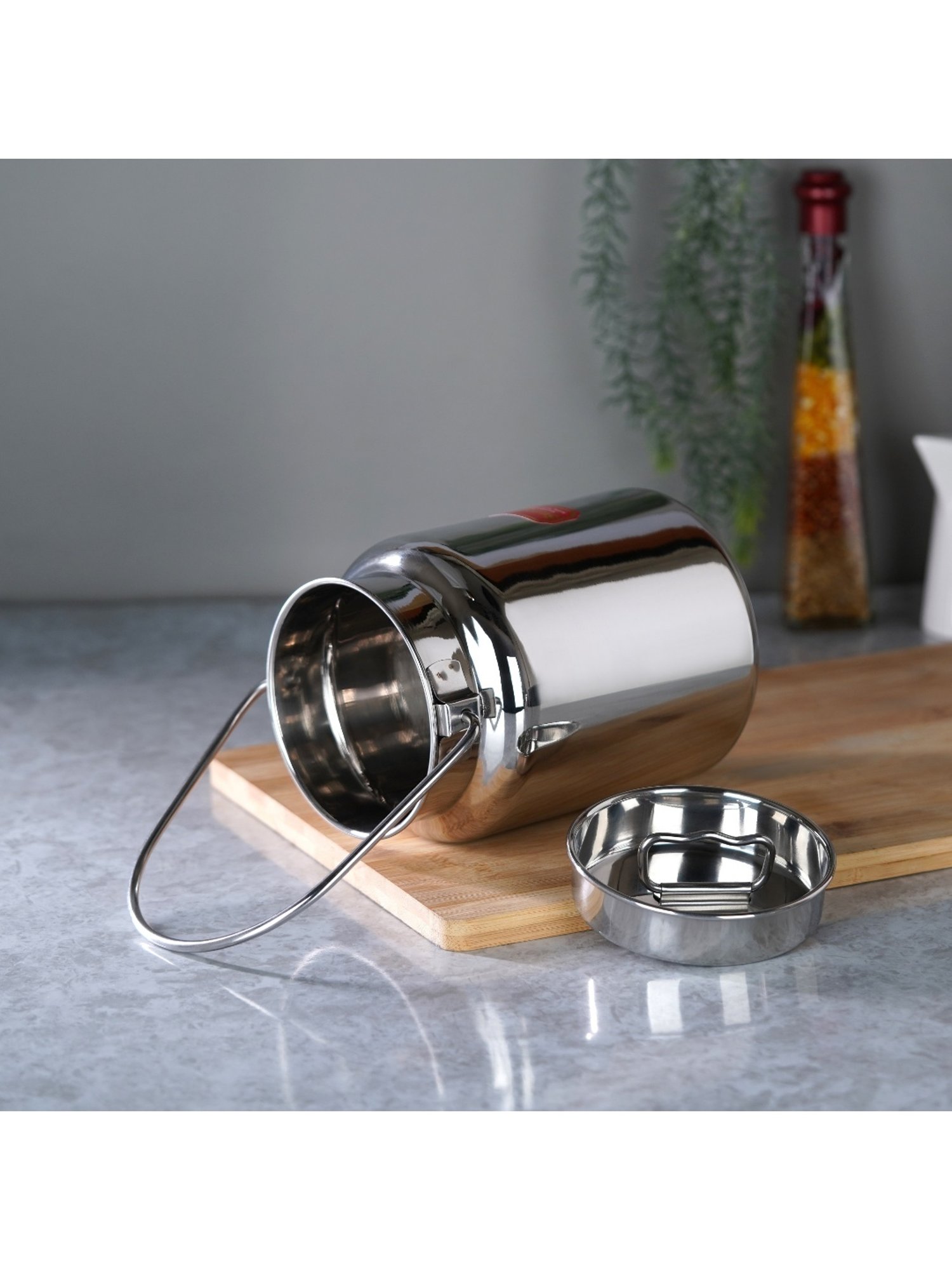 COLE & MASON White & Beige Ceramic Pourer - Set of 1