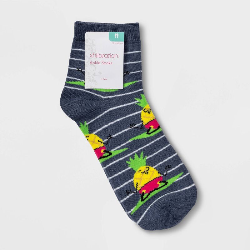 Women's Peaceful Pineapple Ankle Socks - Xhilaration™ Denim Heather 4-10