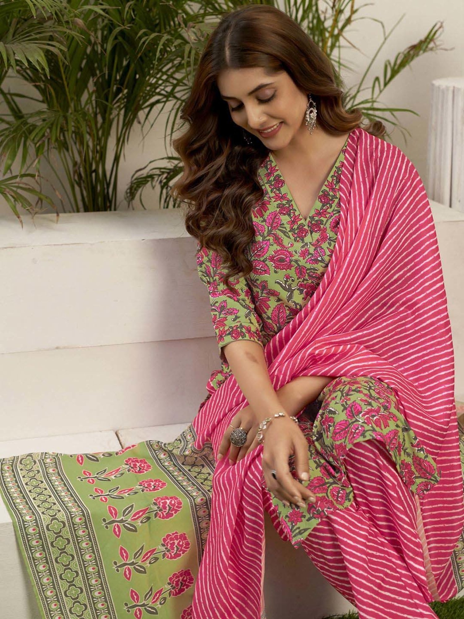 Skylee Green & Pink Printed Kurta Pant Set With Dupatta