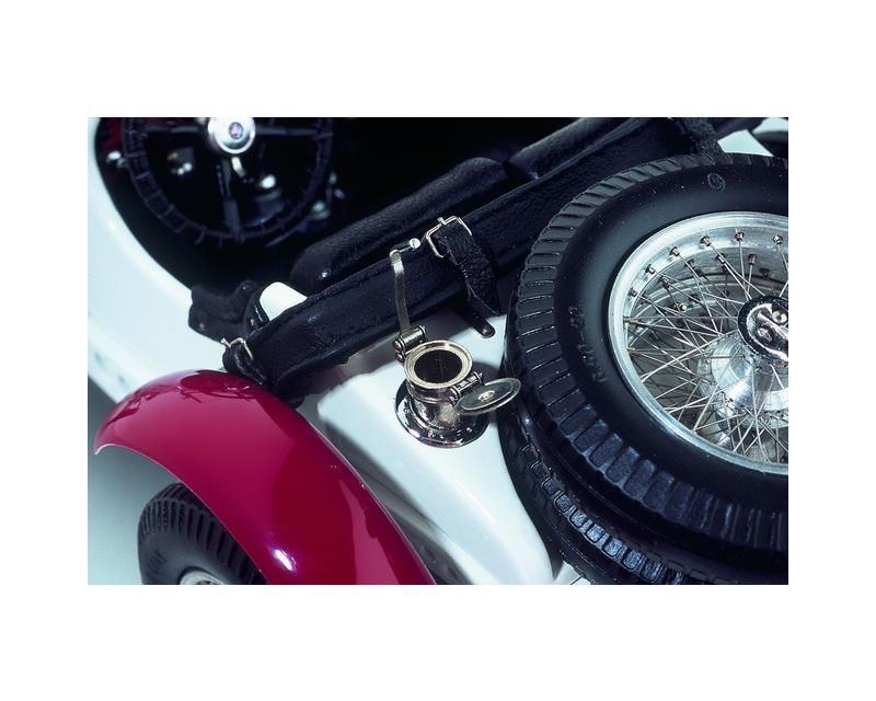 Mercedes Benz SSKL #87 Rudolf Caracciola "White Elephant" Mille Miglia (1931) 1/18 Diecast Model Car by CMC