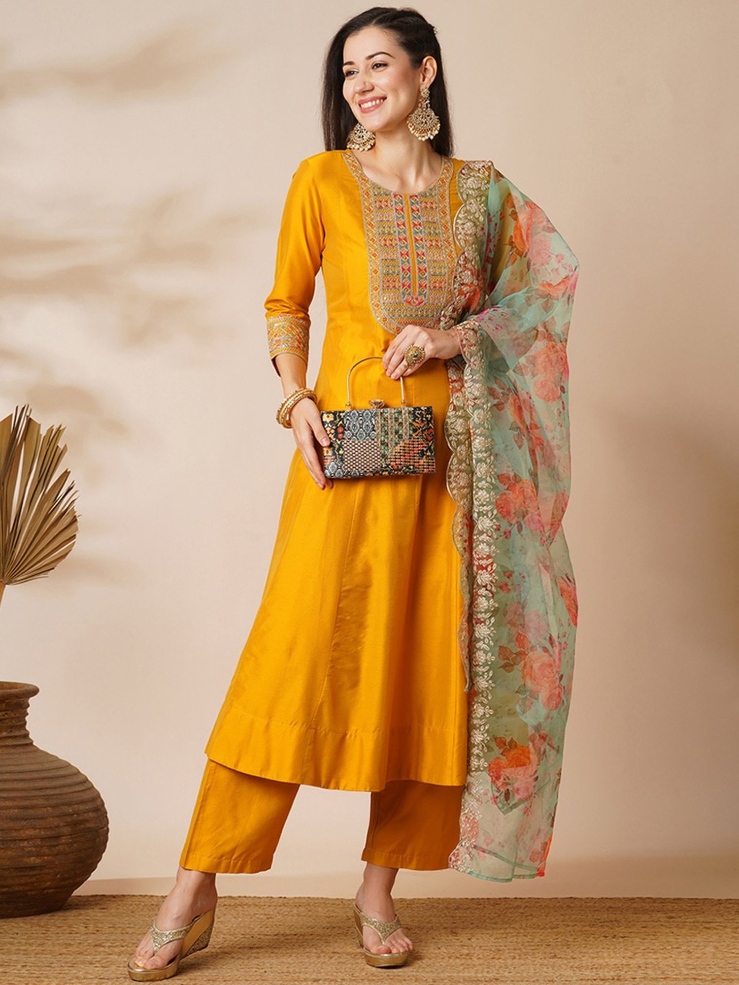 Glo By Globus Multi Ethnic Motifs Printed Party Small Clutch