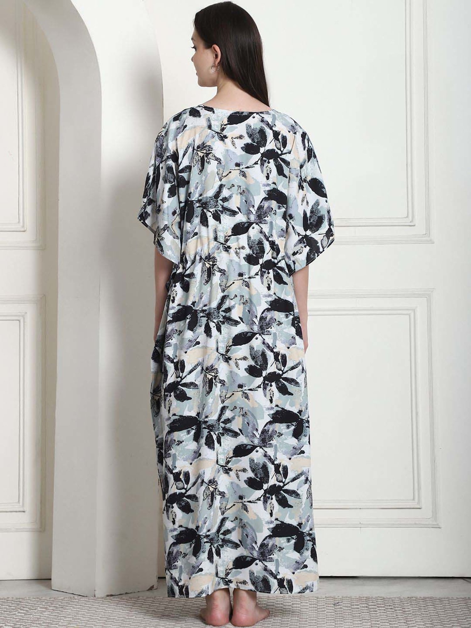 Secret Wish Black Rayon Floral Straight Kaftan