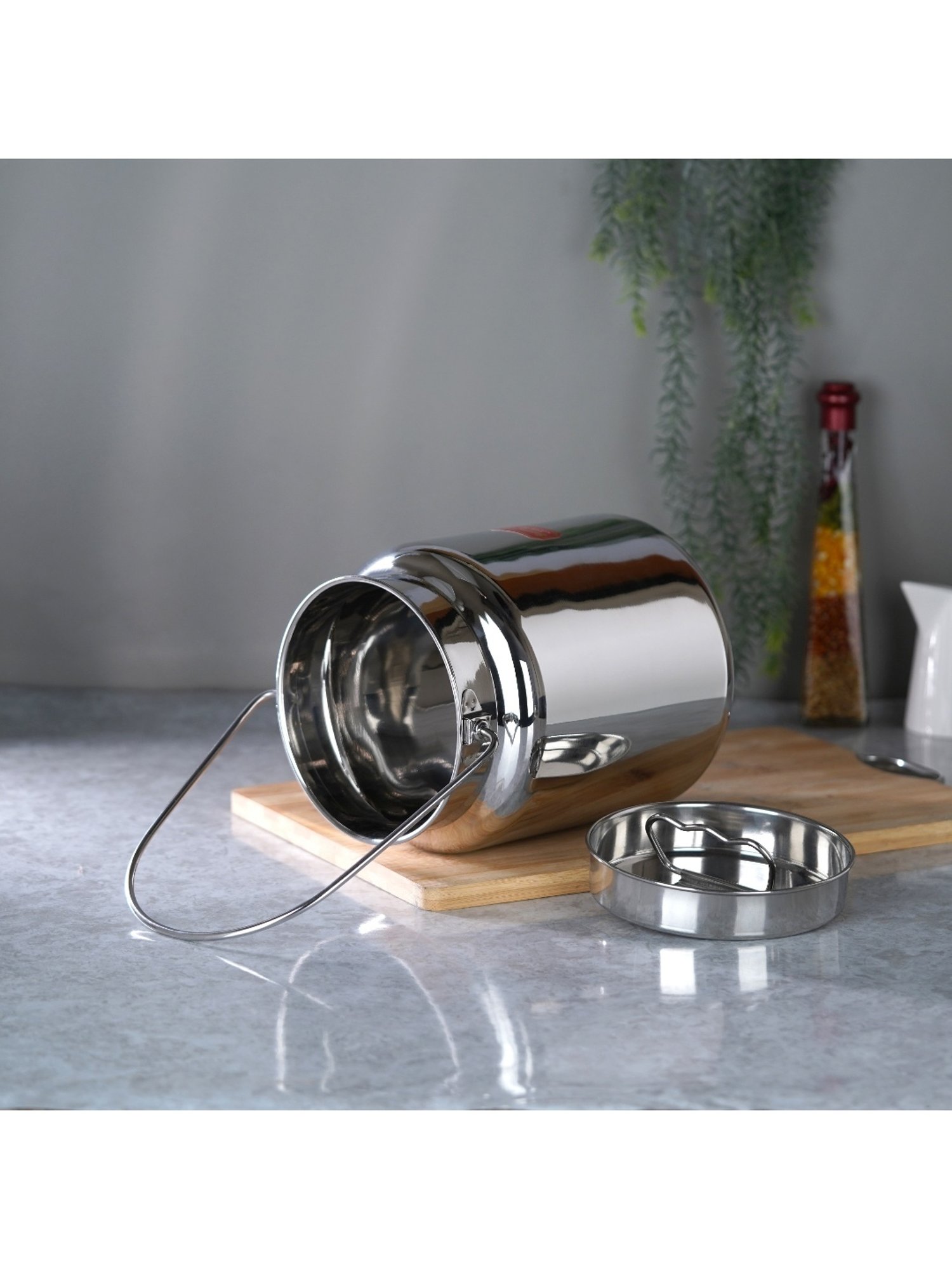 COLE & MASON White & Beige Ceramic Pourer - Set of 1