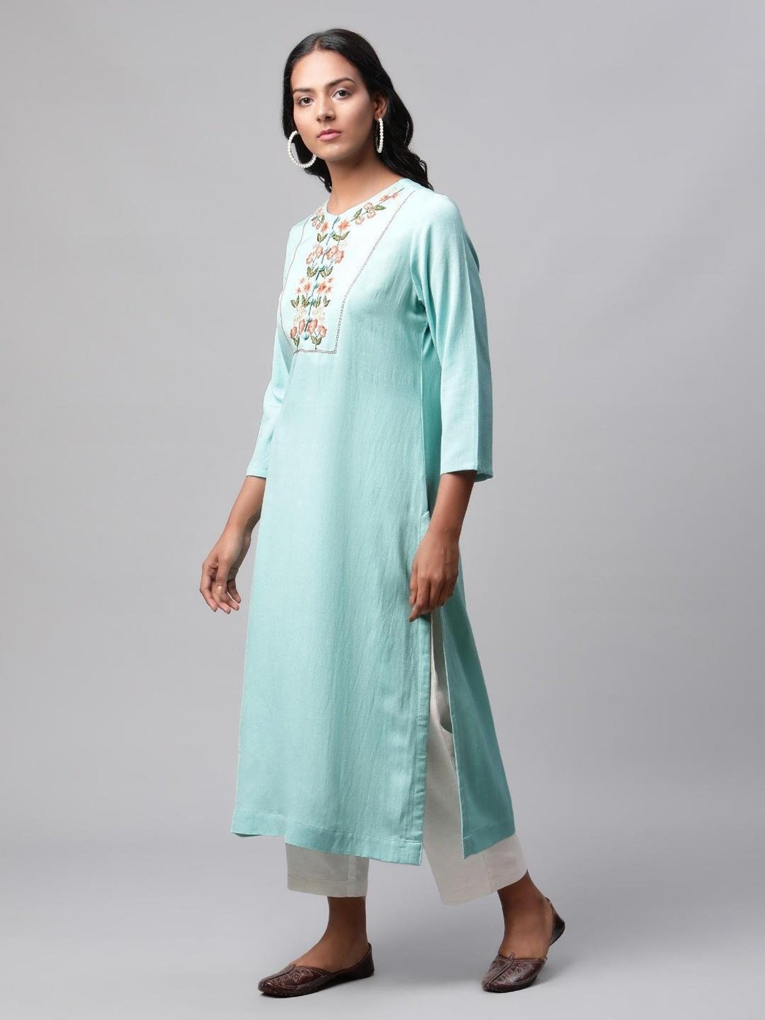 Linen Club Women Blue Embroidered Kurta