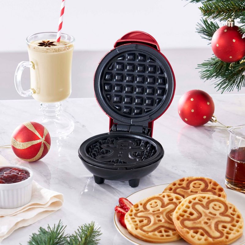 Dash Gingerbread Mini Waffle Maker