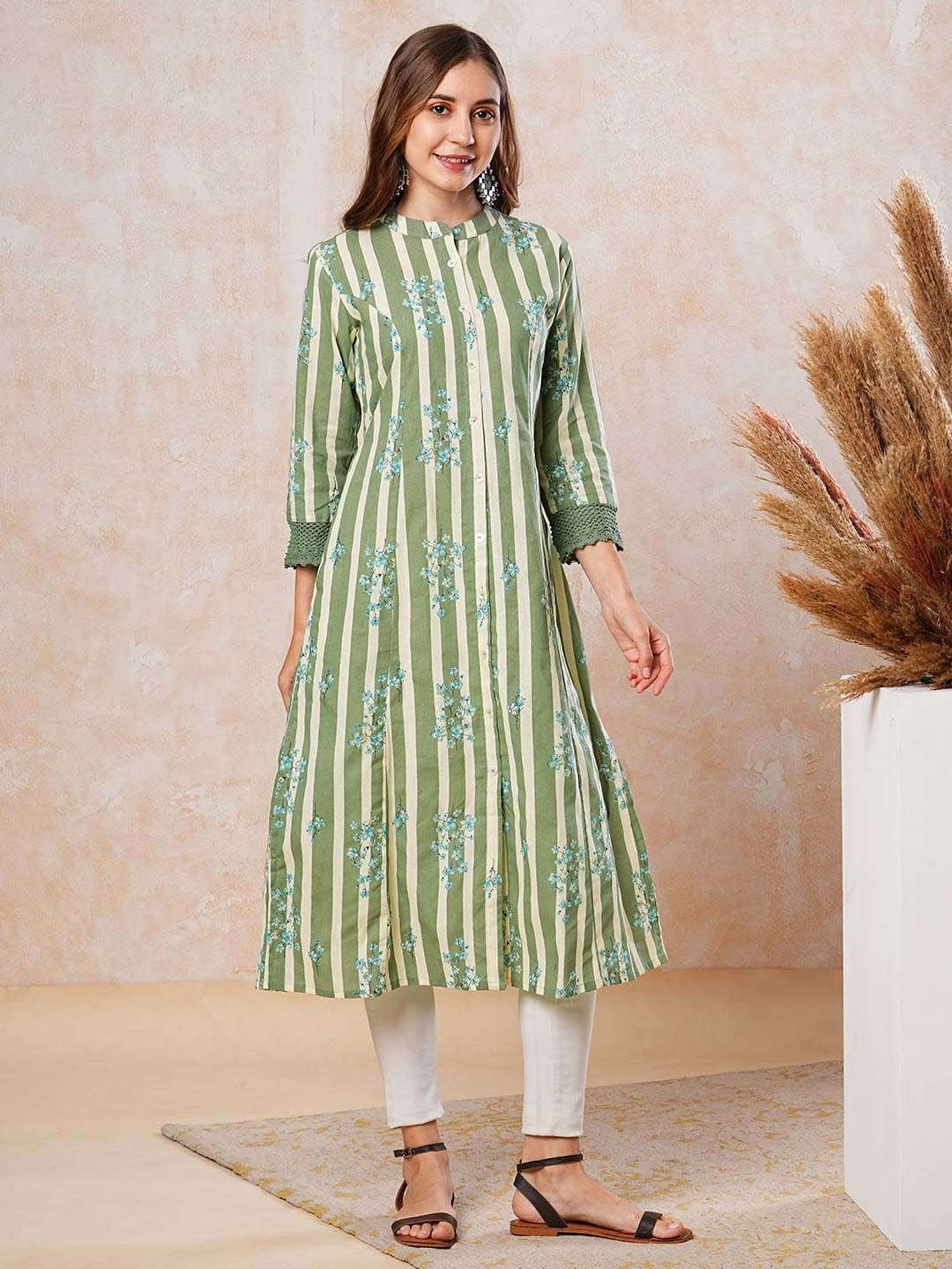 Saffron Threads Black Printed Straight Kurta