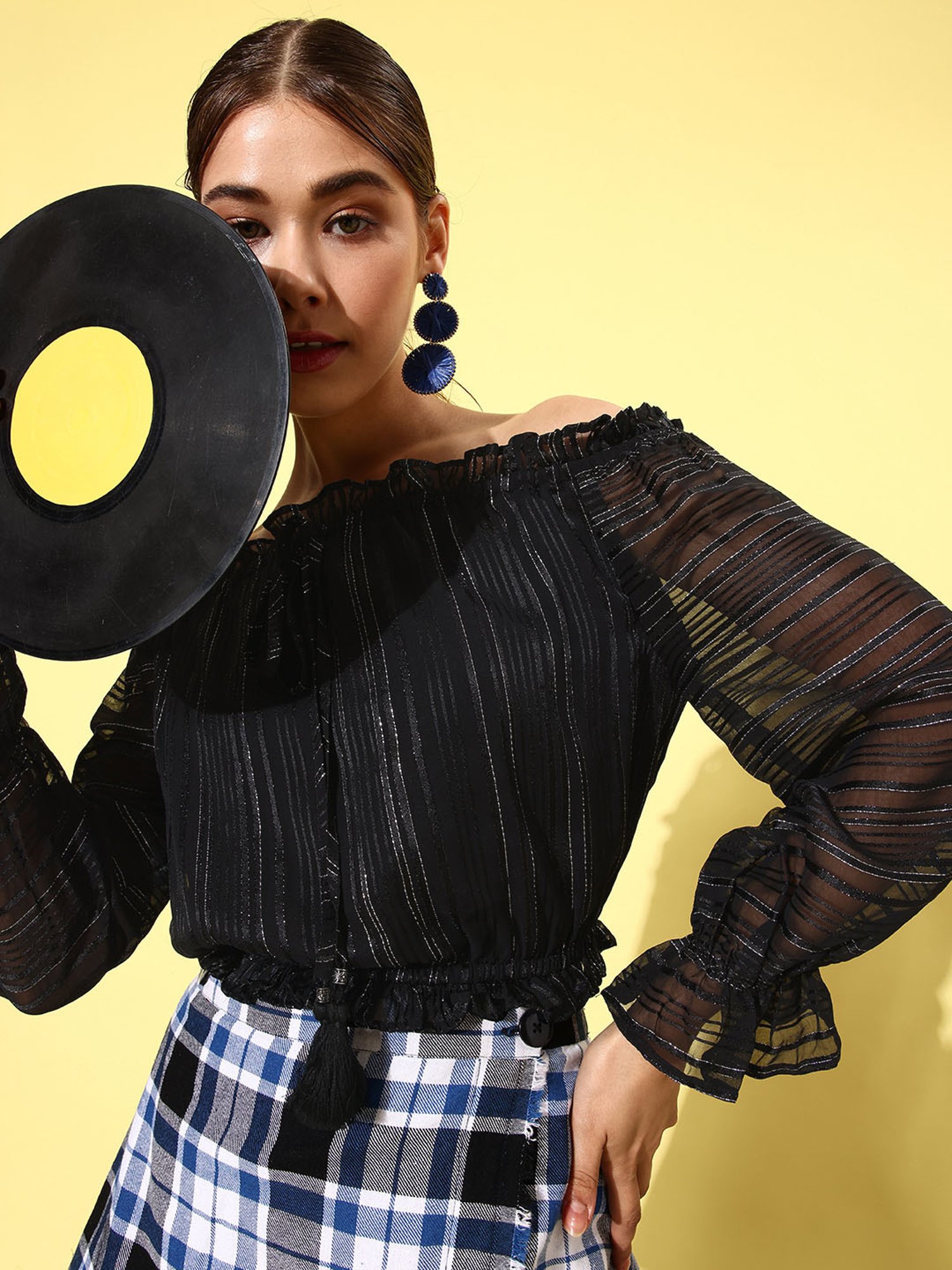 QUIERO Black Textured Top