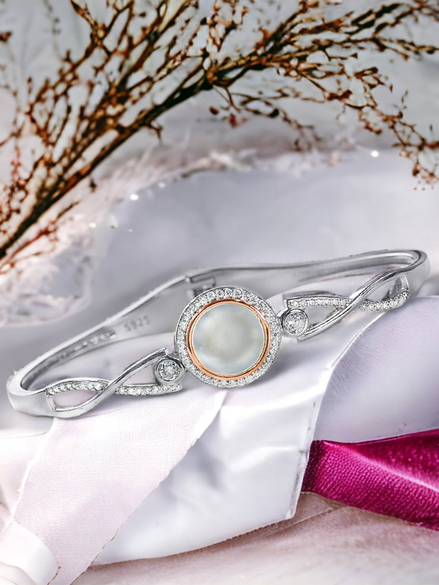 Taraash 925 Sterling Silver Round Design Bangle For Women