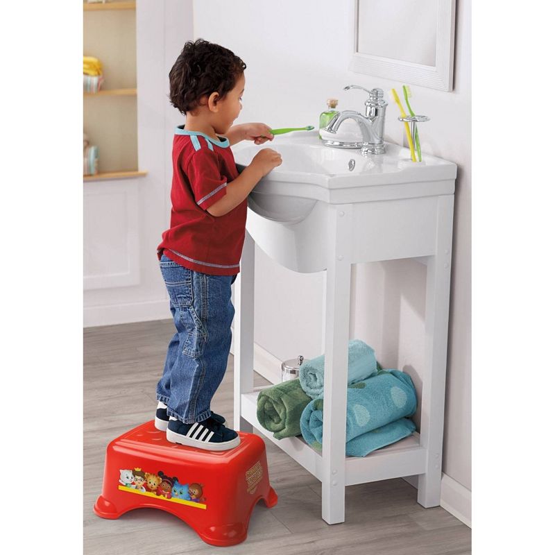 Fisher-Price Daniel Tiger's Neighborhood Stepstool