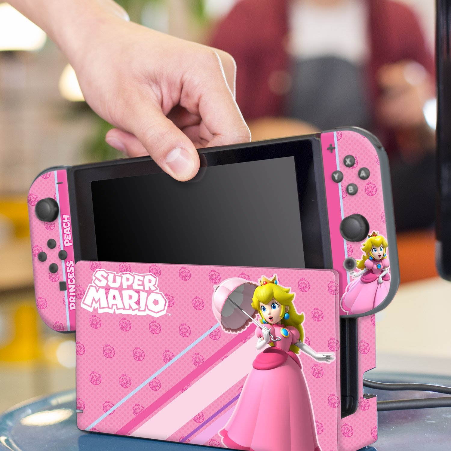 Controller Gear Nintendo Switch Skin & Screen Protector Set, Officially Licensed By Nintendo - Super Mario "Princess Peach" - Nintendo Switch