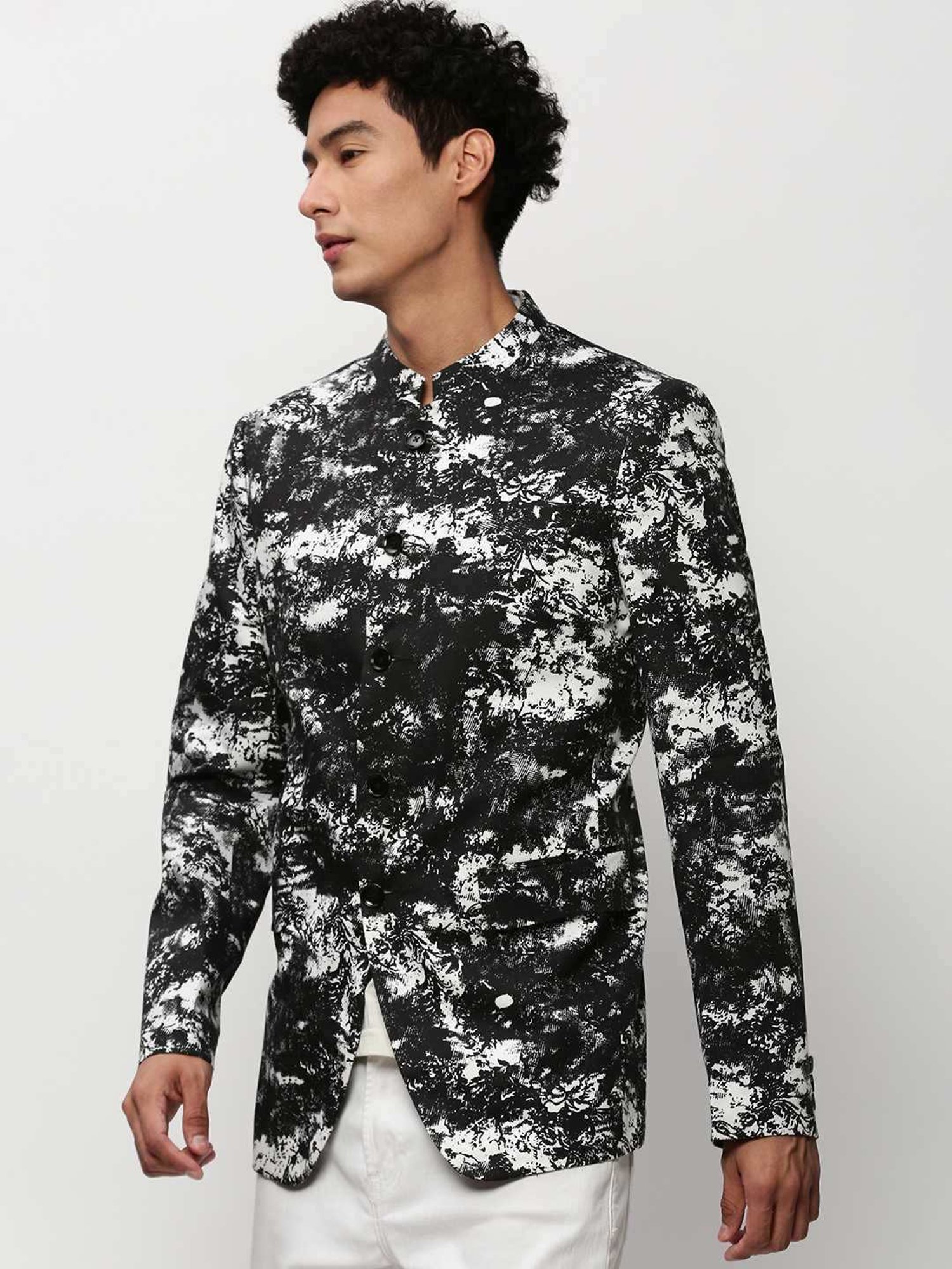 SHOWOFF Black Slim Fit Printed Blazer