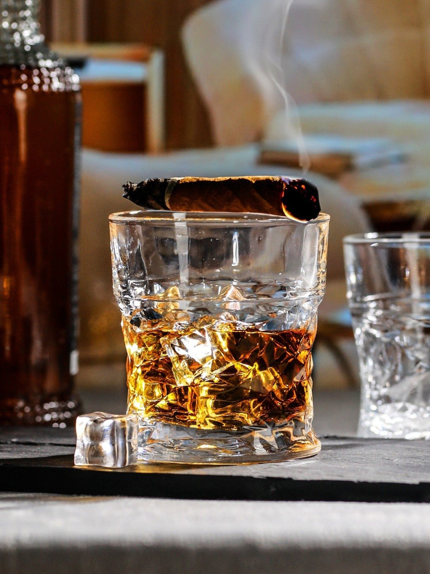 Trovea's Eclectic Italian Crystal Transparent Glass Whiskey Glass - Set of 6