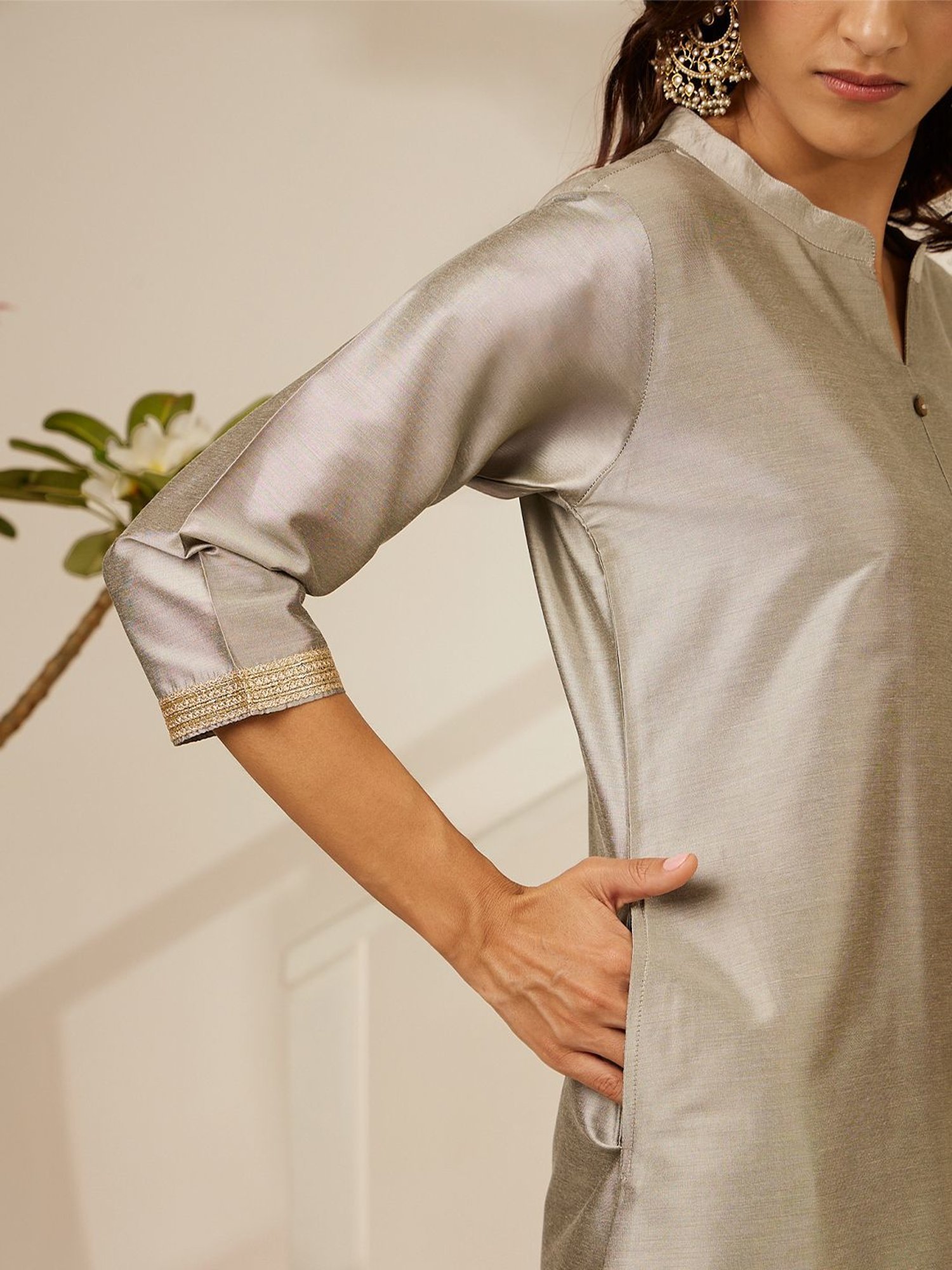 Daali Grey Viscose Mandarin Collar 3/4 Sleeves Blooming Mood Kurta with Two Pockets