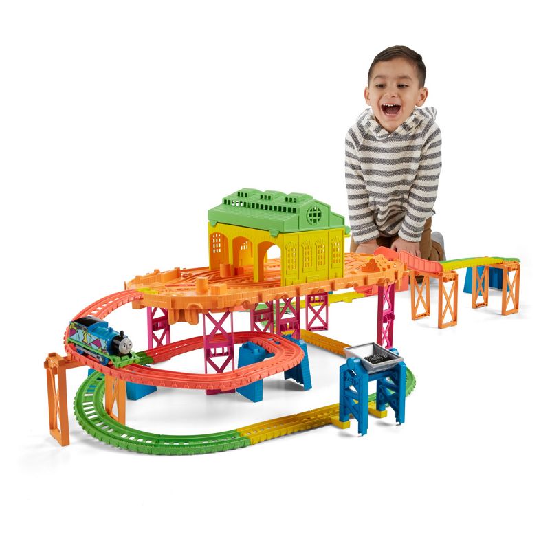 Thomas & Friends TrackMaster Hyper Glow Station