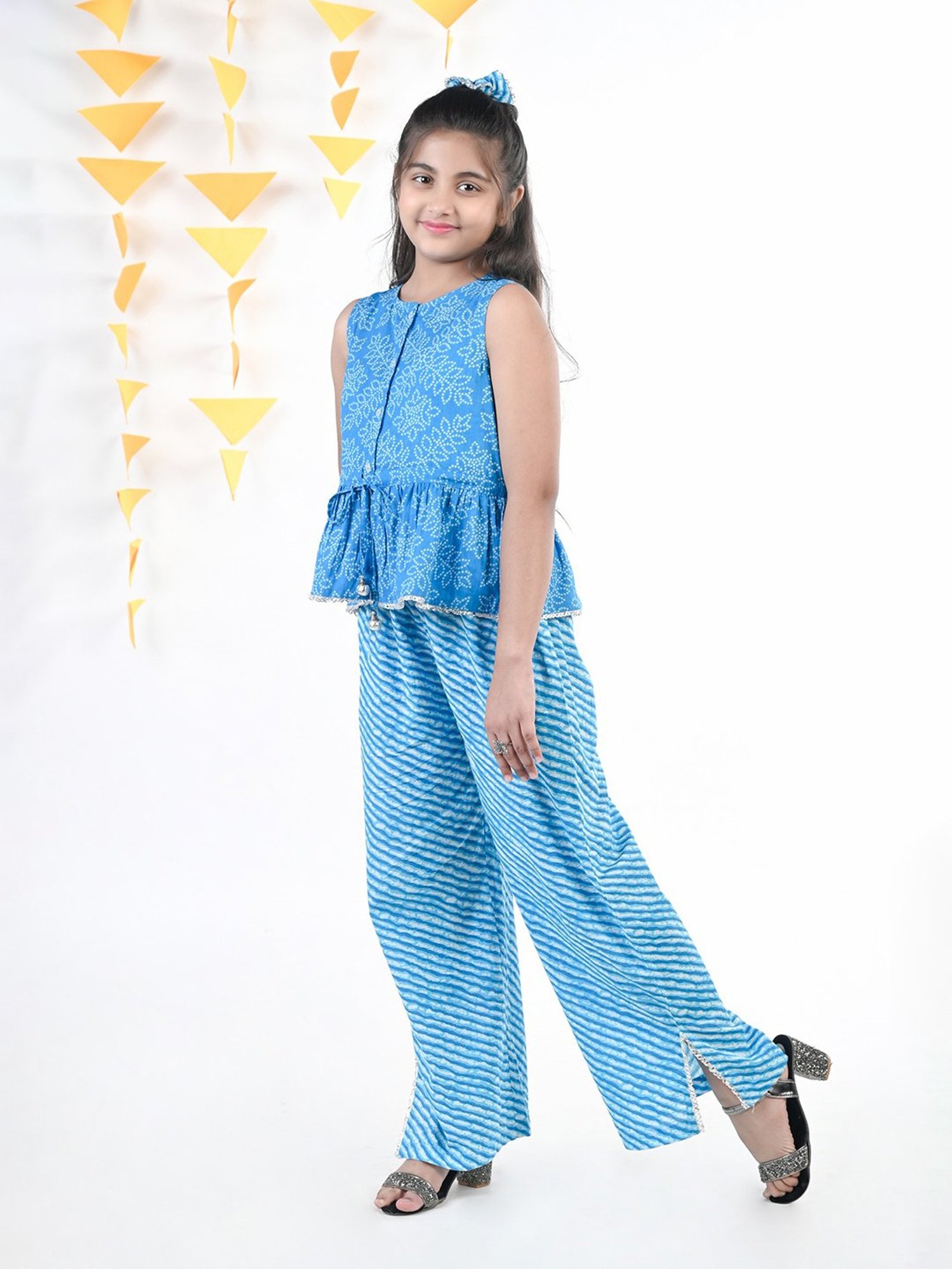 Budding Bees Kids Blue Printed Top, Pants with Scruchie