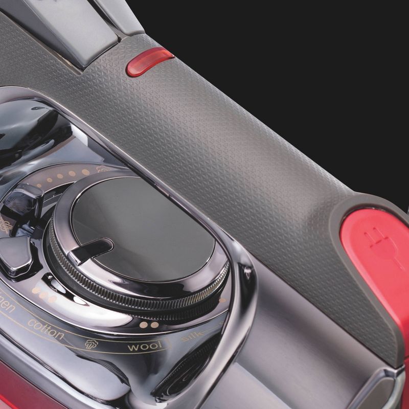 Retractable Cord Iron with XL Soleplate 13109 - CHI