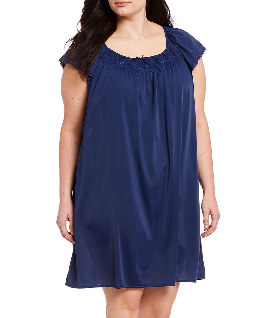 Miss Elaine Plus Round Neck Short Flutter Sleeve Embroidered Nightgown