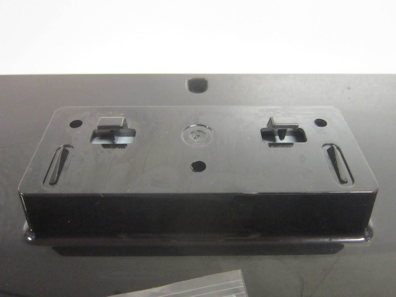 Magnavox 39MF412B/F7 & 39MF412BF7 Stand W/Screws - New