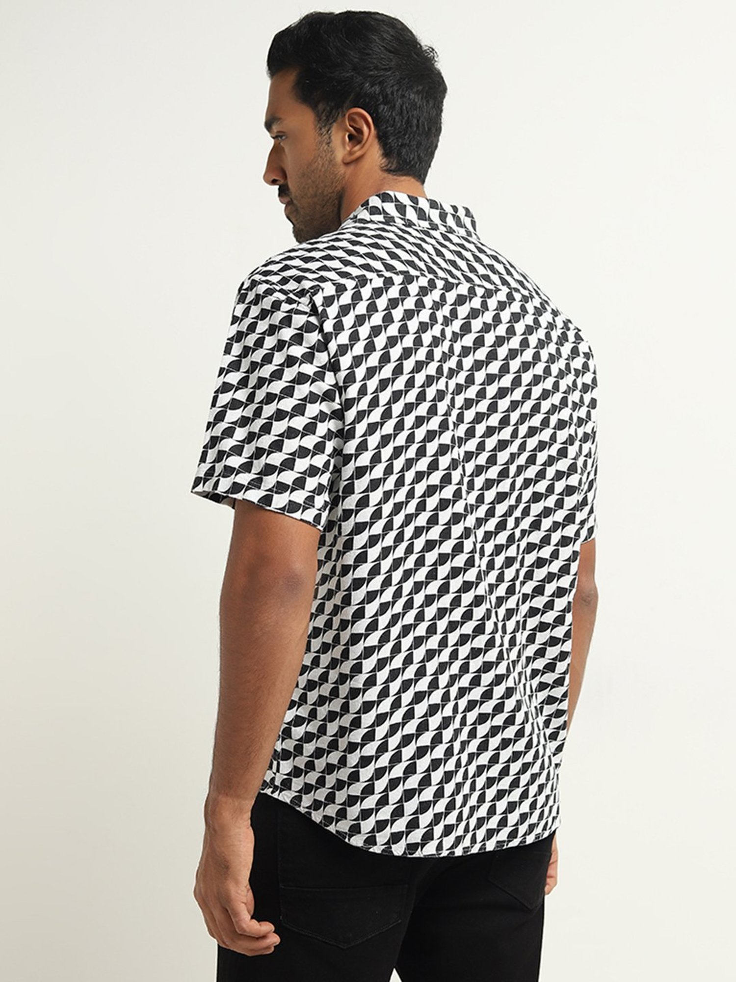 Ascot by Westside Black & White Printed Relaxed-Fit Blended Linen Shirt