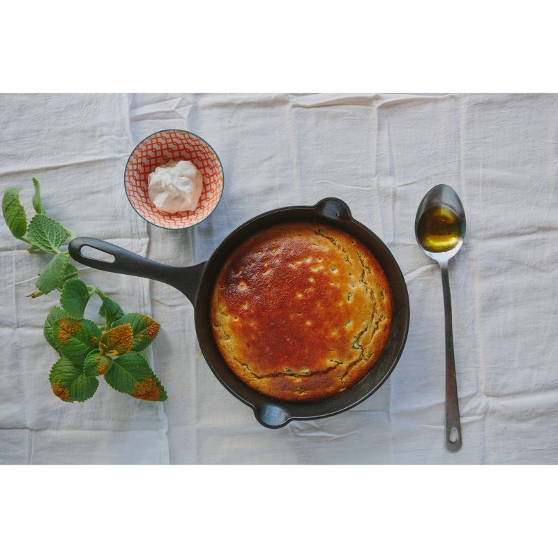 Victoria Seasoned 10" Cast Iron Skillet with Double Loop Handles